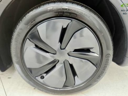 Used 2026 Tesla Model Y AWD image 82