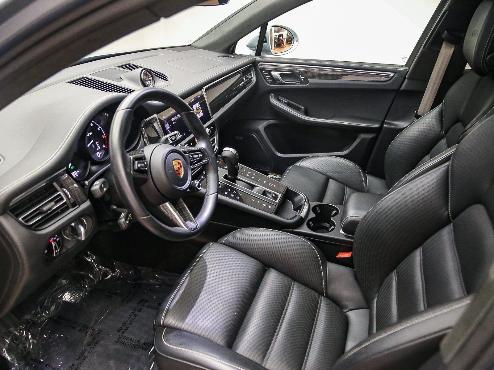 Certified 2023 Porsche Macan GTS AWD/4WD image 9