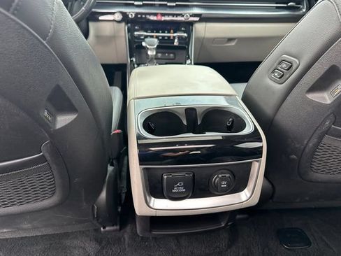 Used 2023 Kia Carnival SX Prestige FWD image 21