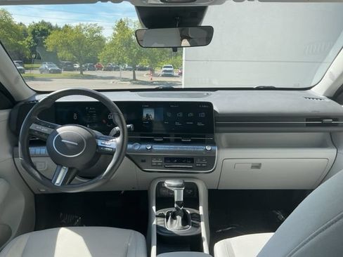 Certified 2025 Hyundai Kona SEL FWD image 3