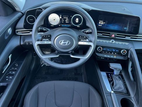 Certified 2024 Hyundai Elantra SEL image 11