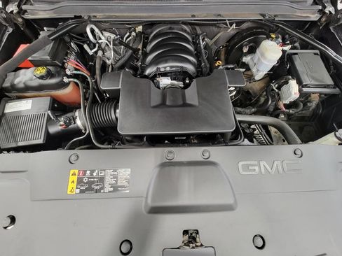 Used 2020 GMC Yukon XL SLT w/ Open Road Package image 9