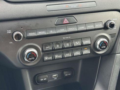 Used 2020 Kia Sportage LX w/ LX Popular Package image 24