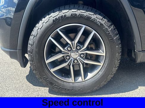 Used 2018 Jeep Grand Cherokee Limited AWD/4WD image 18