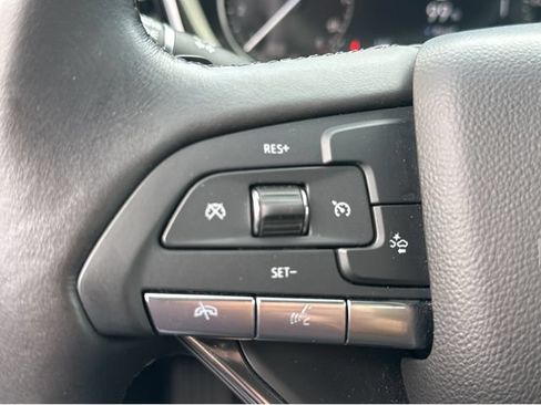 Certified 2024 Cadillac XT6 Luxury AWD/4WD image 33