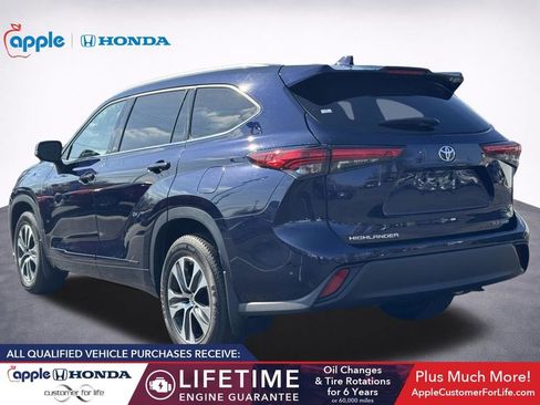 Used 2022 Toyota Highlander XLE image 5