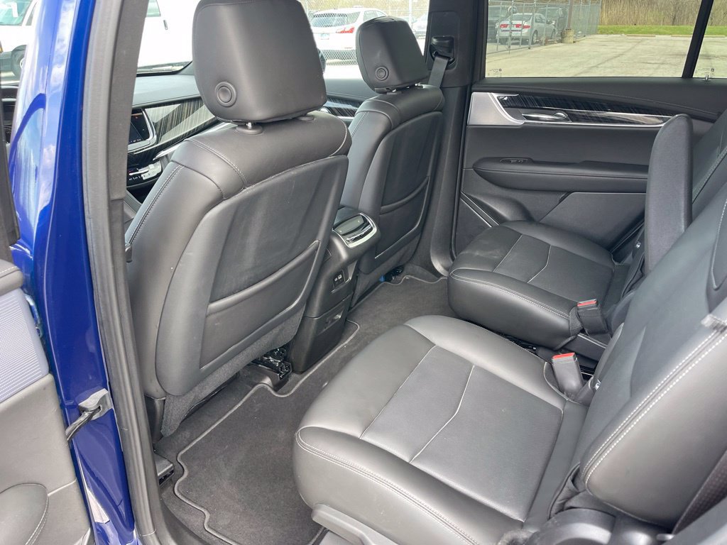 Used 2025 Cadillac XT6 Premium Luxury FWD image 15