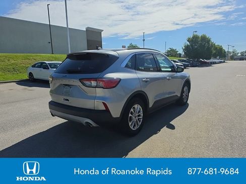 Used 2022 Ford Escape SE w/ Convenience Package FWD image 5