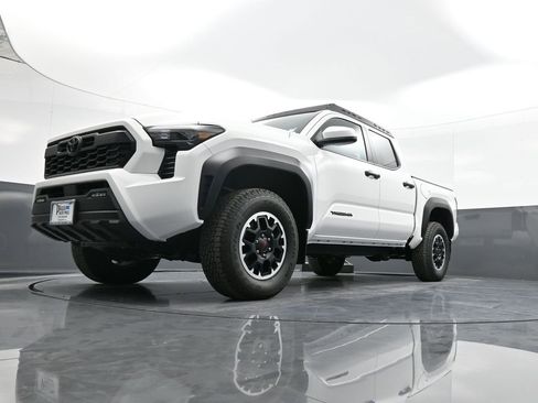 New 2024 Toyota Tacoma TRD Off-Road image 23
