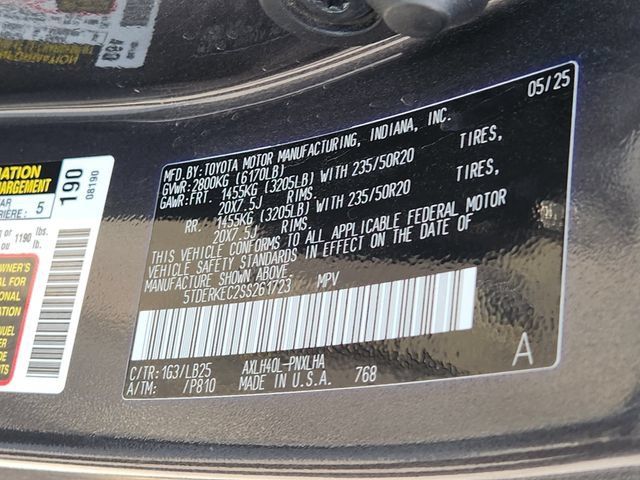 Used 2025 Toyota Sienna Platinum FWD image 35
