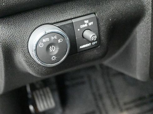 Used 2017 Chevrolet Traverse LT w/ Style and Technology Package image 26