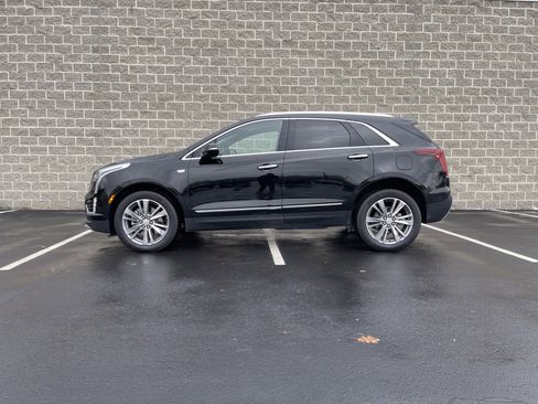 Certified 2025 Cadillac XT5 Premium Luxury image 2