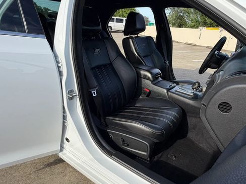 Used 2013 Chrysler 300 S RWD image 31