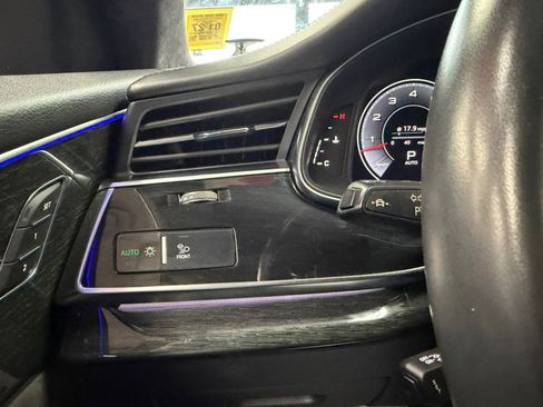 Used 2019 Audi Q8 Prestige w/ Luxury Package image 48