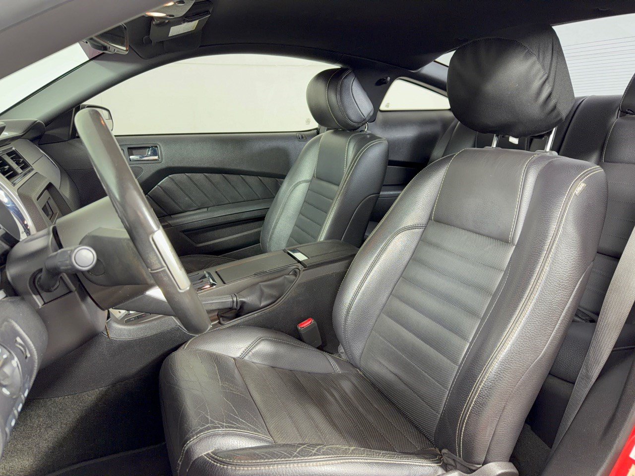 Used 2012 Ford Mustang GT Premium RWD image 5