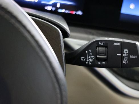 Used 2023 BMW X7 xDrive40i w/ M Sport Package image 27