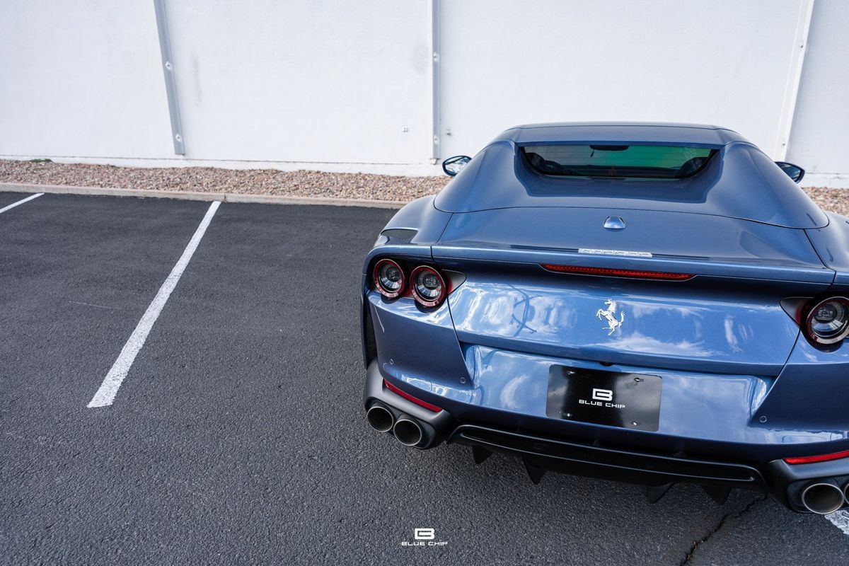 Used 2021 Ferrari 812 GTS RWD image 32