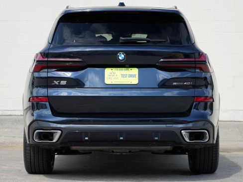 Used 2024 BMW X5 sDrive40i w/ M Sport Package RWD image 11