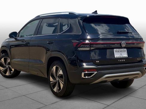 Used 2025 Volkswagen Taos SE image 11