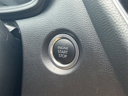 Used 2025 Toyota Corolla SE image 25