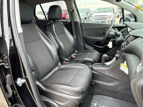 Used 2021 Chevrolet Trax LT image 29