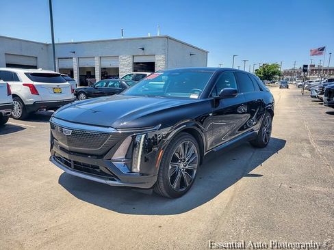 Certified 2024 Cadillac Lyriq Sport w/ LPO, Floor Liner Package AWD/4WD image 7