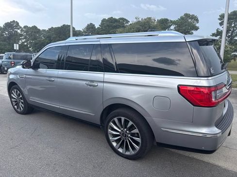 Used 2020 Lincoln Navigator L Reserve w/ Luxury Package AWD/4WD image 2