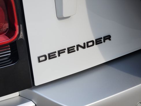 Certified 2025 Land Rover Defender 110 S image 13
