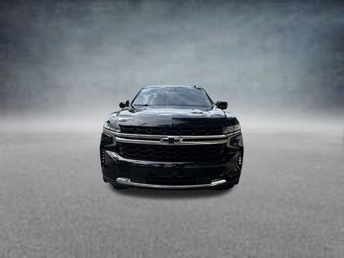 Used 2022 Chevrolet Suburban LT RWD image 2