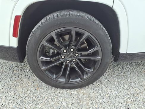 Used 2024 Jeep Grand Wagoneer Series III w/ Rear Seat Video Group 1 image 39