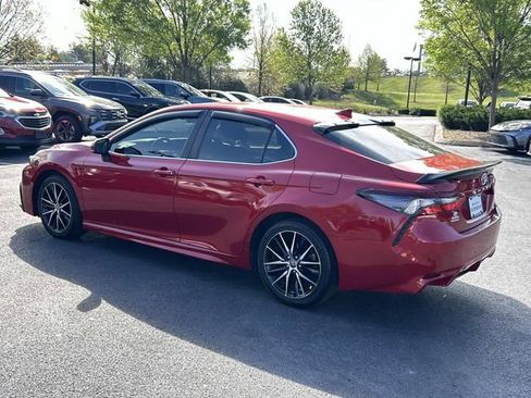 Used 2021 Toyota Camry SE image 6