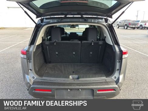 Used 2023 Nissan Pathfinder SV image 9