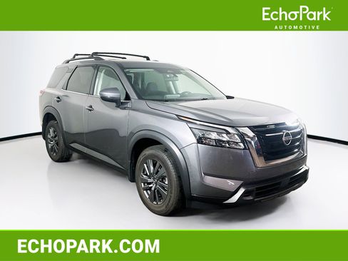 Used 2023 Nissan Pathfinder SV image 1