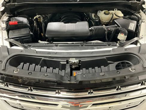 Used 2021 Chevrolet Suburban Premier w/ Premium Package image 11