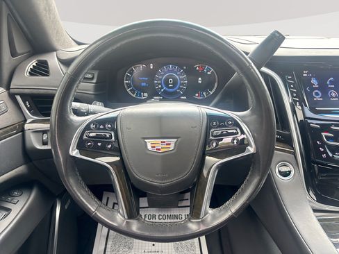 Used 2020 Cadillac Escalade Platinum AWD/4WD image 11