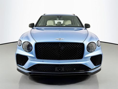 Certified 2025 Bentley Bentayga AWD/4WD image 2