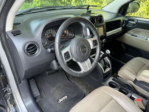 Used 2016 Jeep Compass High Altitude FWD image 9