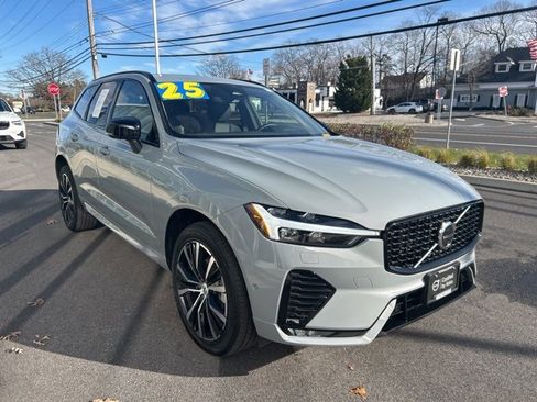 Certified 2025 Volvo XC60 B5 Plus image 6