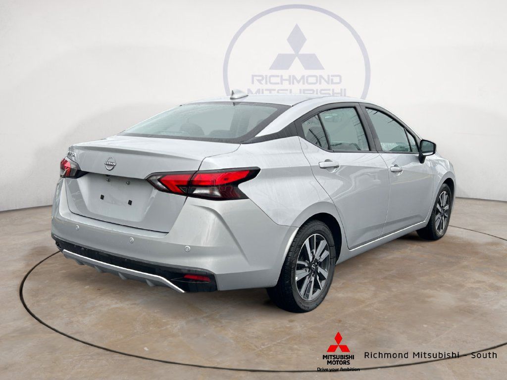 Used 2025 Nissan Versa SV FWD image 3