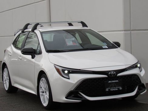 New 2026 Toyota Corolla SE image 2