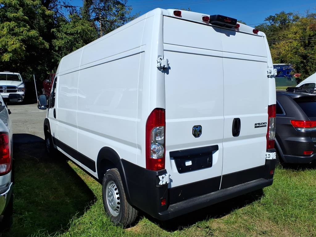 New 2027 RAM ProMaster 2500 w/ Convenience Group FWD image 4