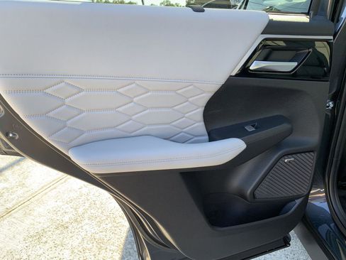 New 2025 Mitsubishi Outlander SEL image 25