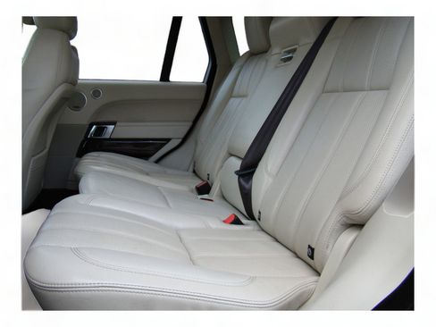 Used 2013 Land Rover Range Rover HSE image 24