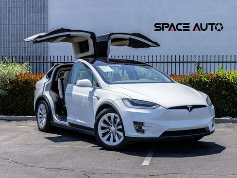 Used 2018 Tesla Model X 75D AWD/4WD image 1