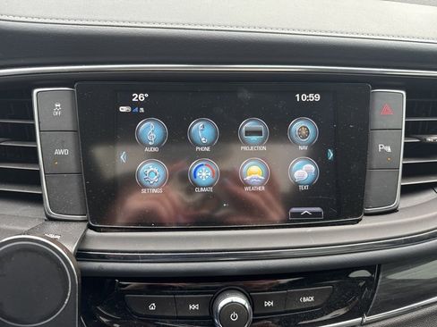 Used 2018 Buick Enclave Essence image 16