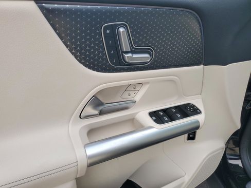 Used 2025 Mercedes-Benz GLA 250 image 19