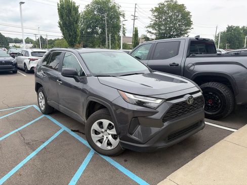 Used 2025 Toyota RAV4 LE AWD/4WD image 2