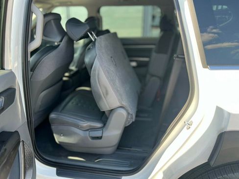 Used 2024 Kia EV9 Wind image 16