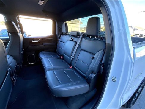 Used 2025 GMC Sierra 1500 SLT image 25