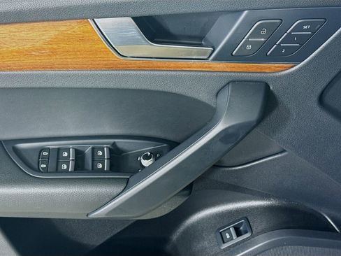 Certified 2023 Audi Q5 2.0T Premium w/ Convenience Package image 11